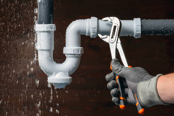 Professional Emergency Plumber technician working in Greenville, VA